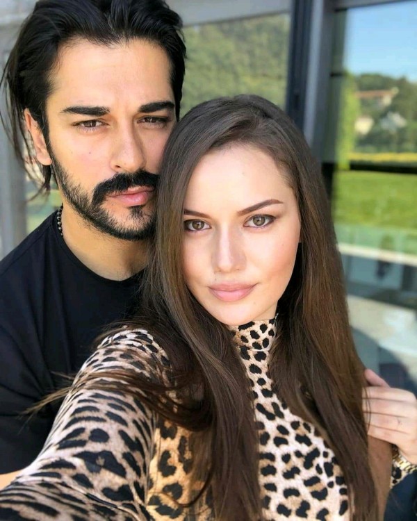 من هي الممثلة فهرية افجان Fahriye Evcen .السيرة الذاتية ويكيبيديا زوجة بوراك اوزجفيت